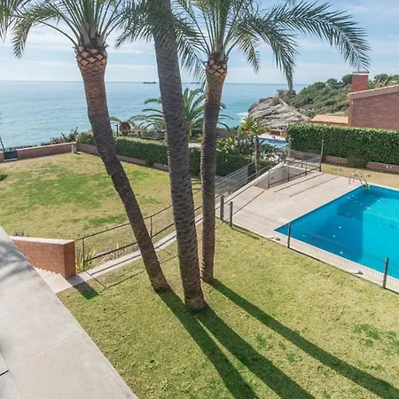 Villa Luxury Beachfront In *