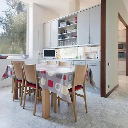 Villa Luxury Beachfront In *