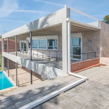 Luxury Beachfront In Villa *